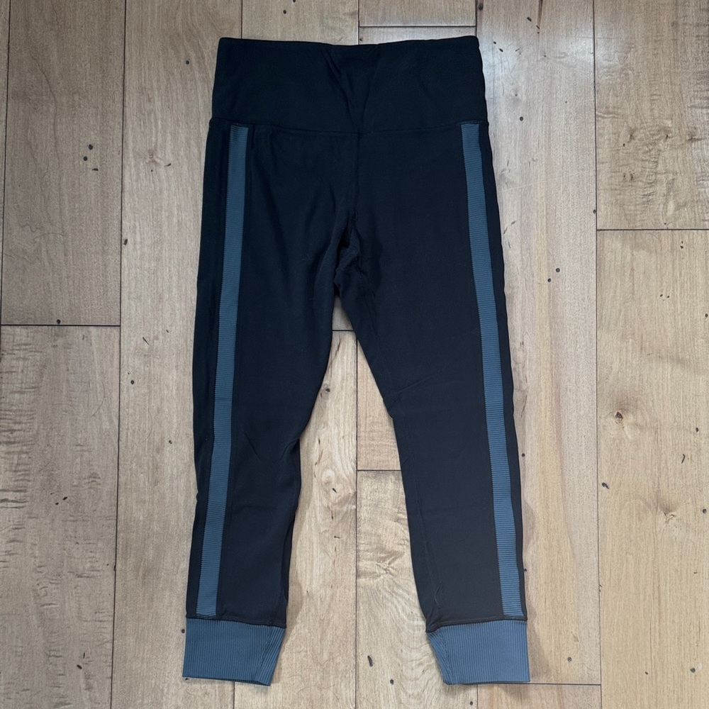 Athleta Elation Rib Trim 7/8 Tight